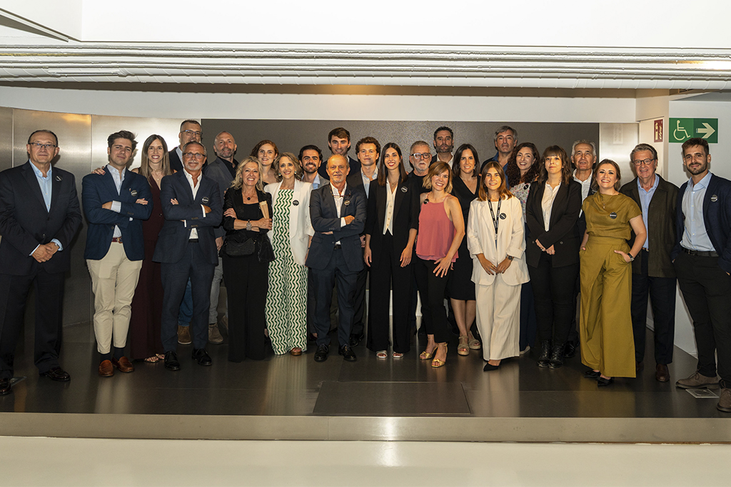 Parte del equipo de ingennus en la casa de la luz