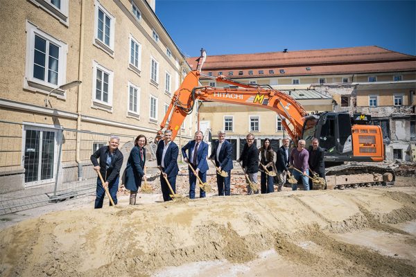 Primera piedra Linz
